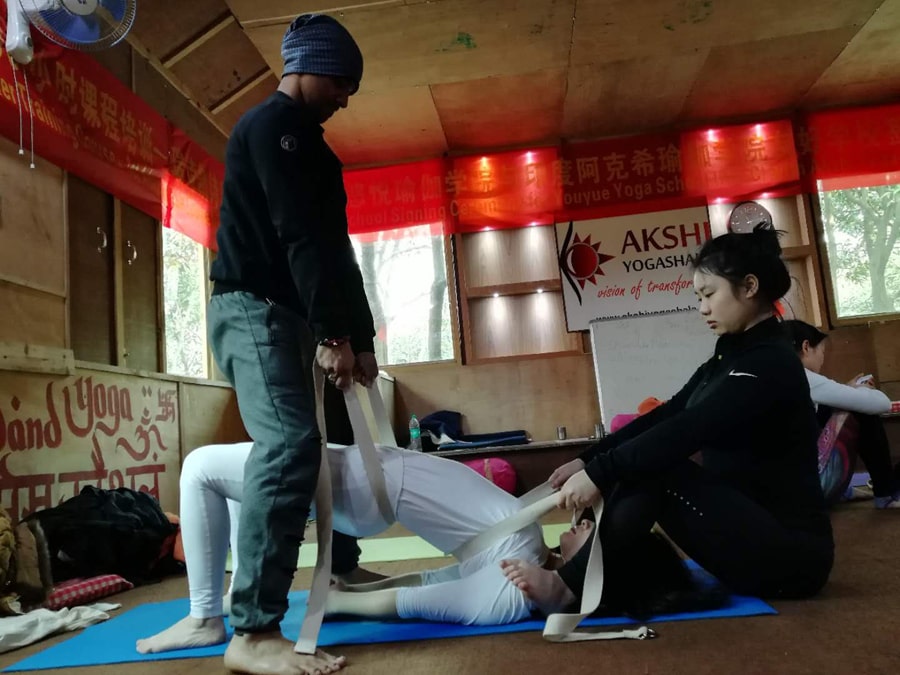 50 Hour Yoga Teacher Training in Rishikesh India-min