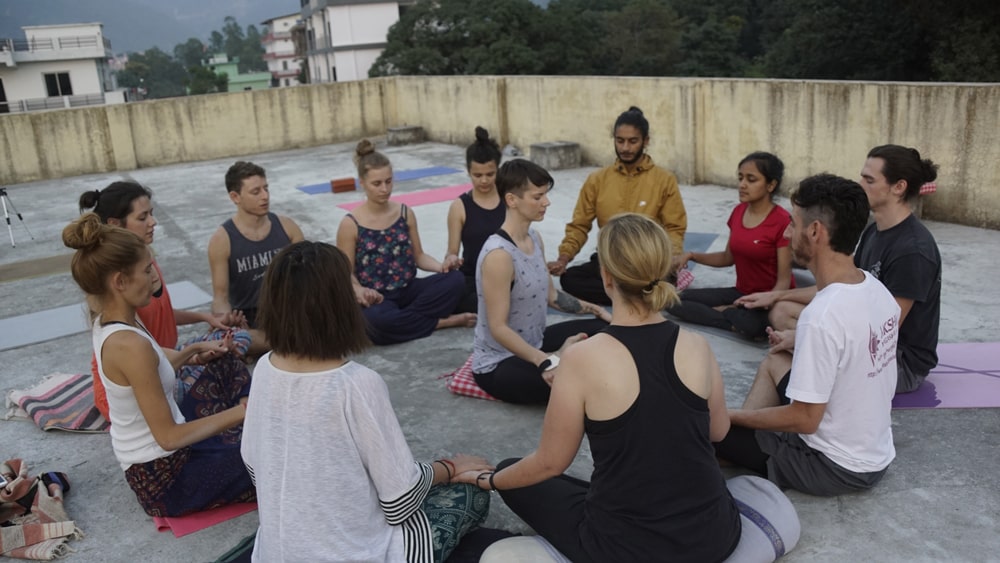 yoga retreat in rishikesh india